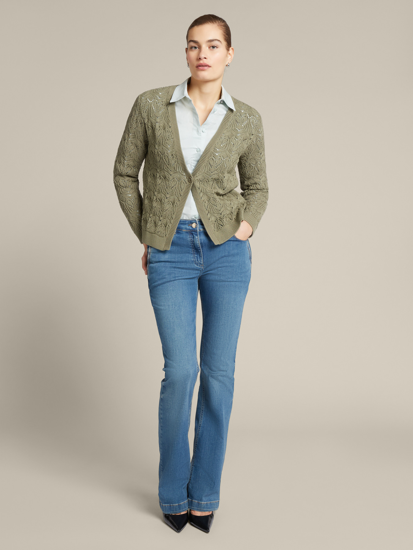 Nachhaltige Strickjacke aus Baumwolle durchbohrt image number 2