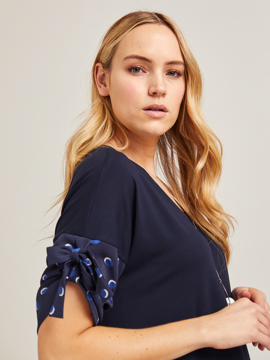 Elenamiro: T-shirt com bordas estampadas Azul_1