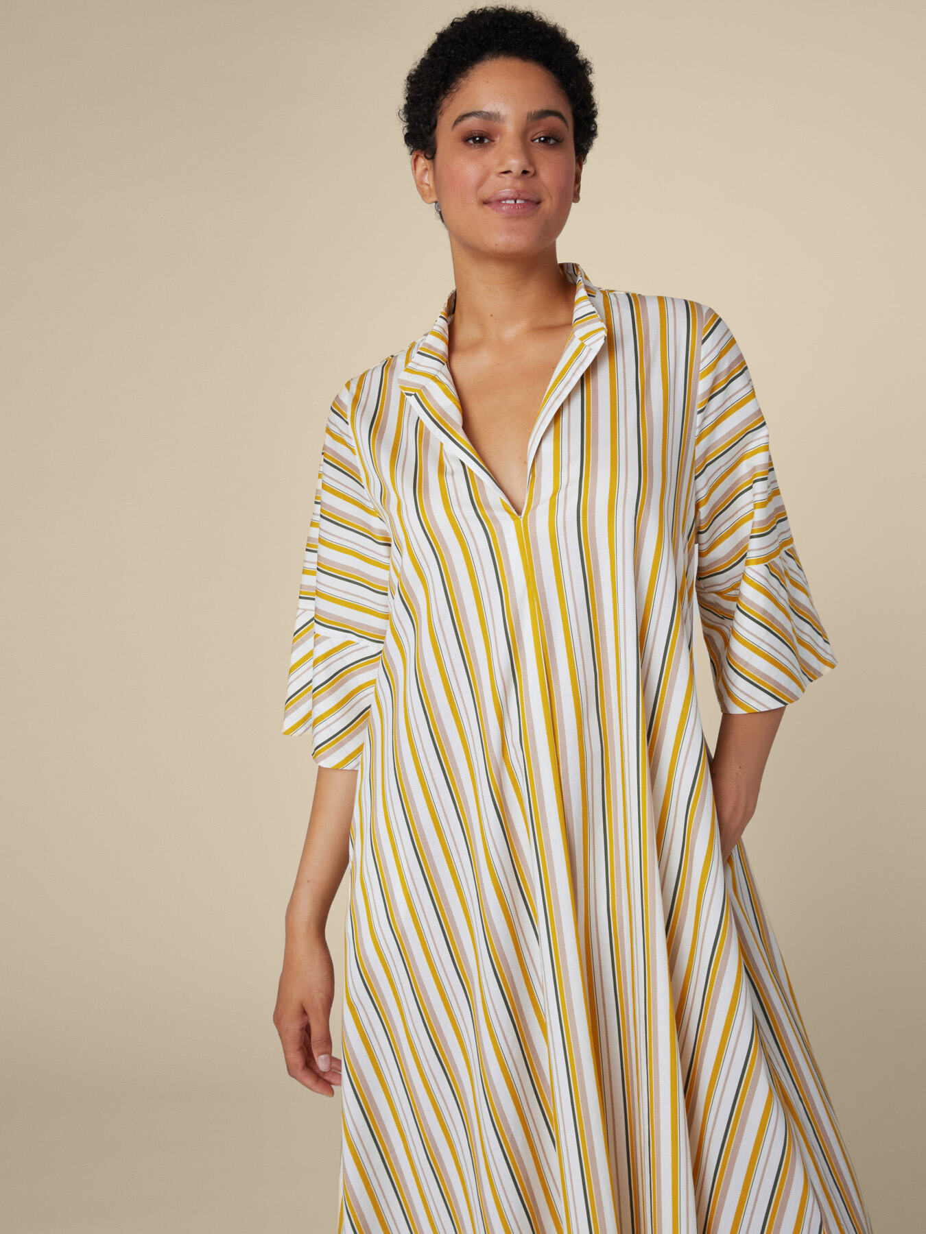 VESTIDO &Agrave;S RISCAS image number 2