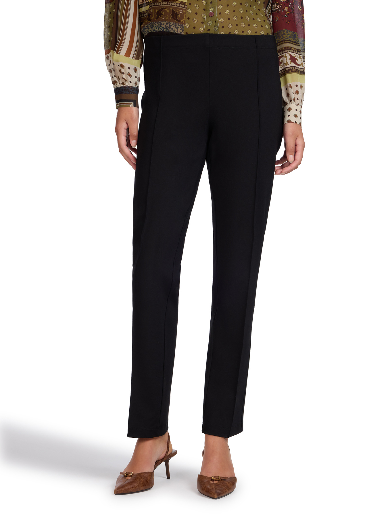 Pantalon slim en point de Milan image number 2