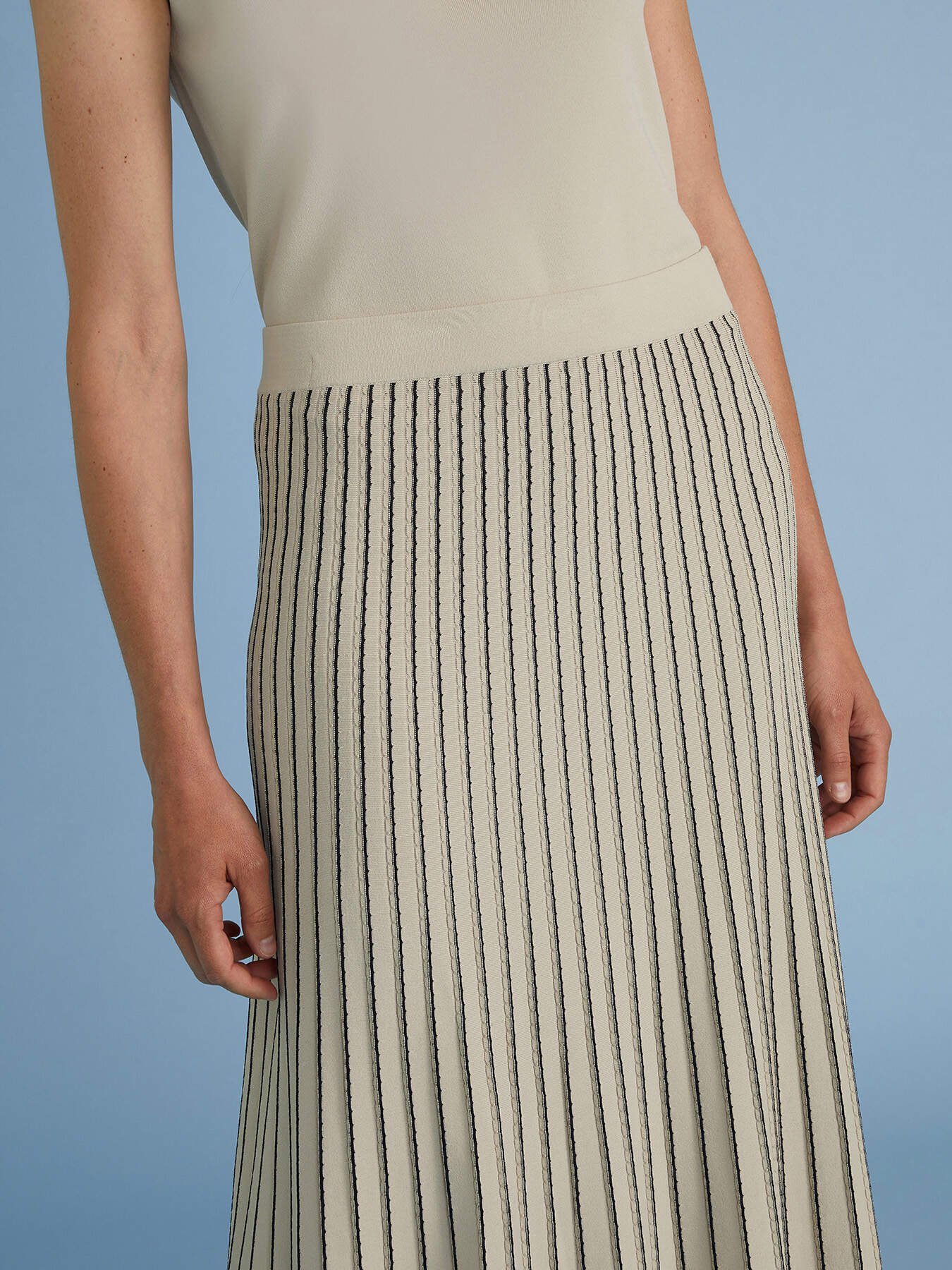 Gonna tricot in viscosa crepe image number 3