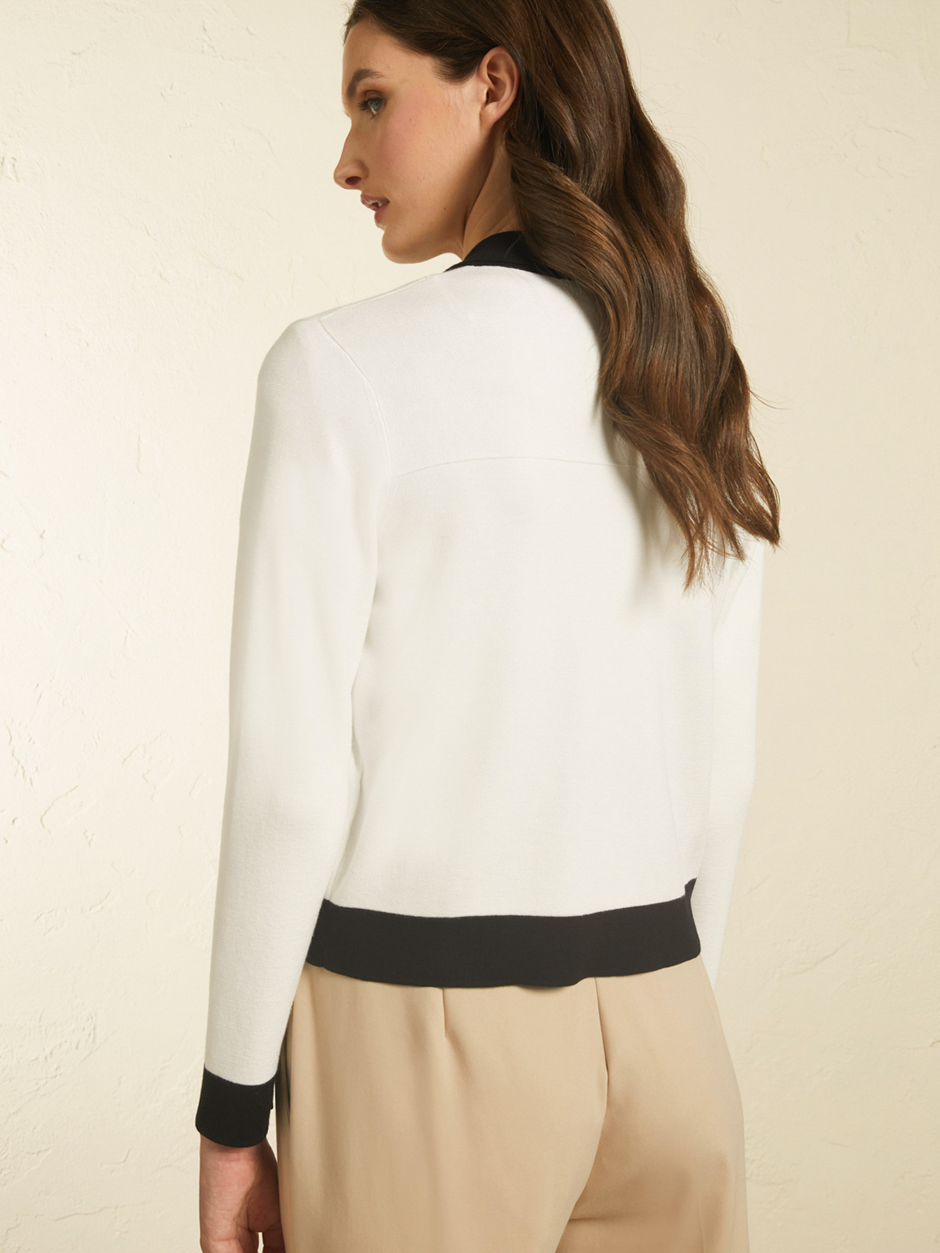 Short two-tone jacket image number 1