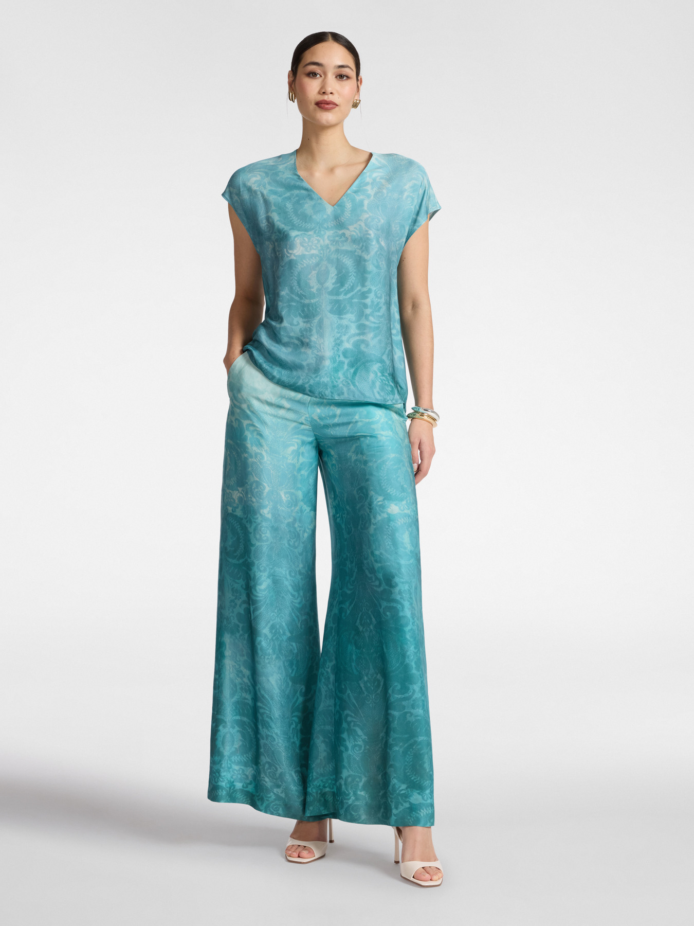 Printed blouse image number 2
