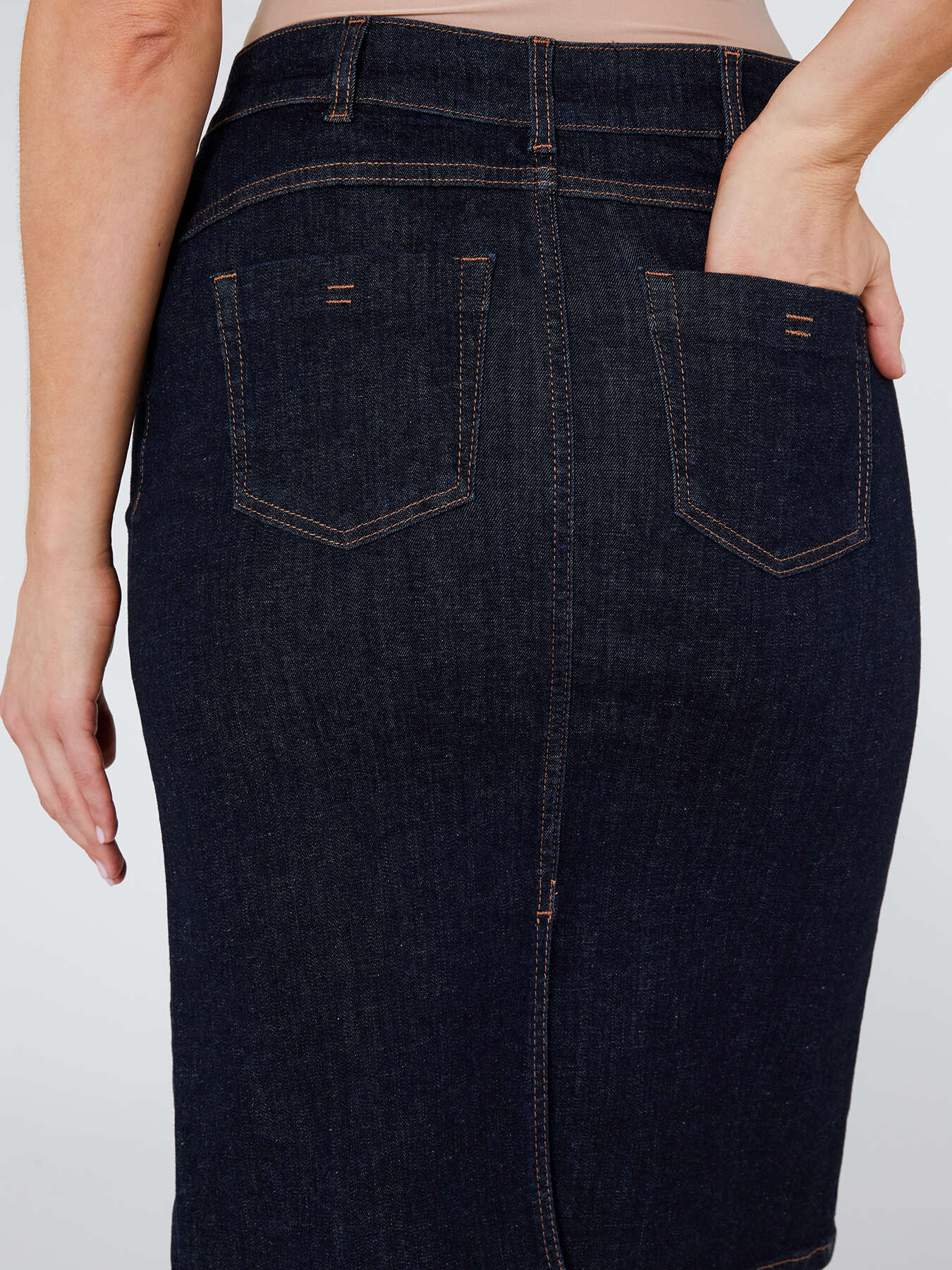 Gonna in jeans image number 3