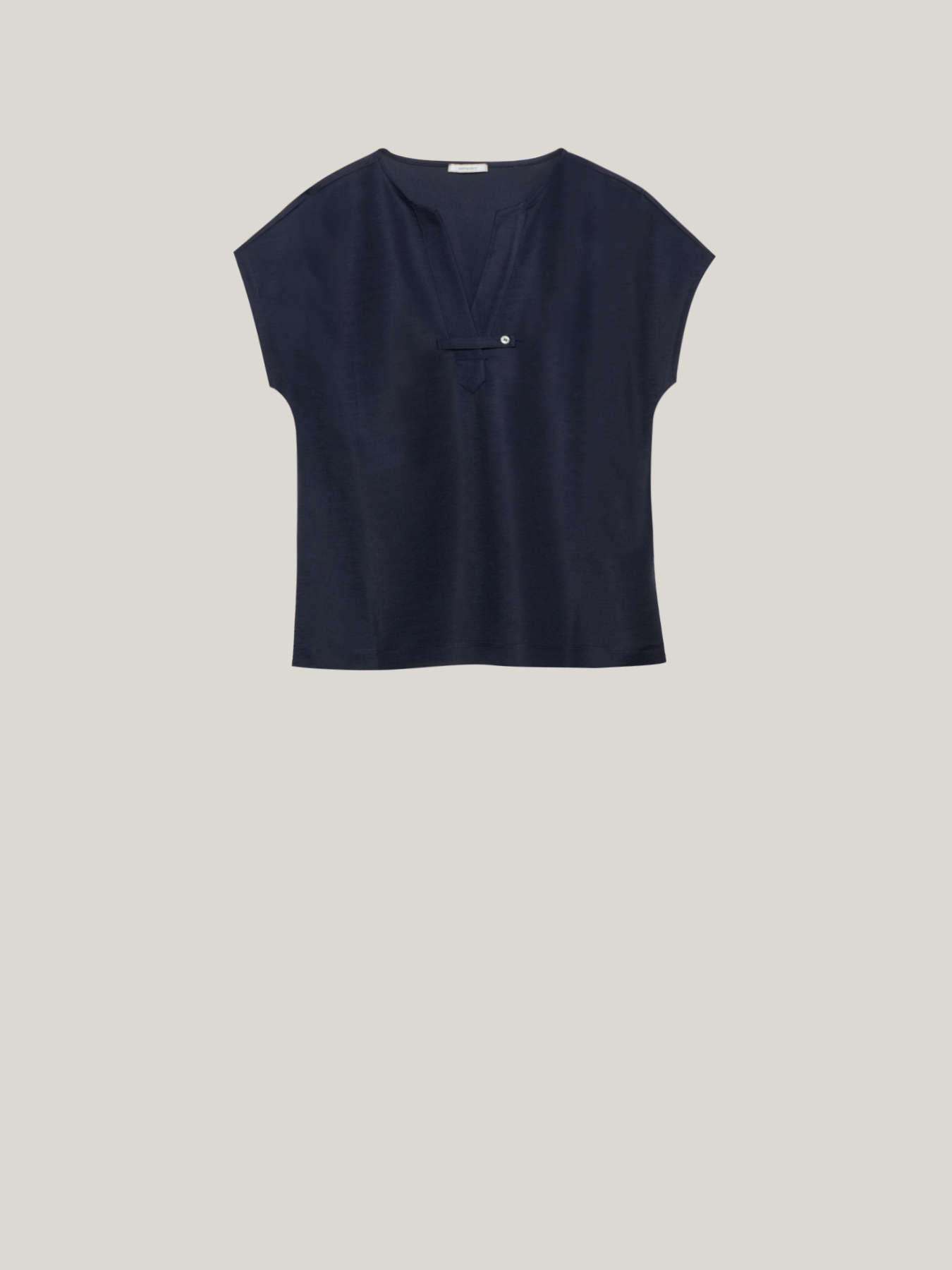 Camiseta con trabilla delante image number 3