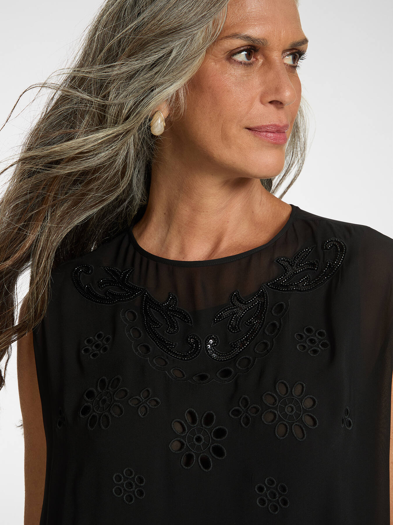 Perforated georgette blouse image number 3