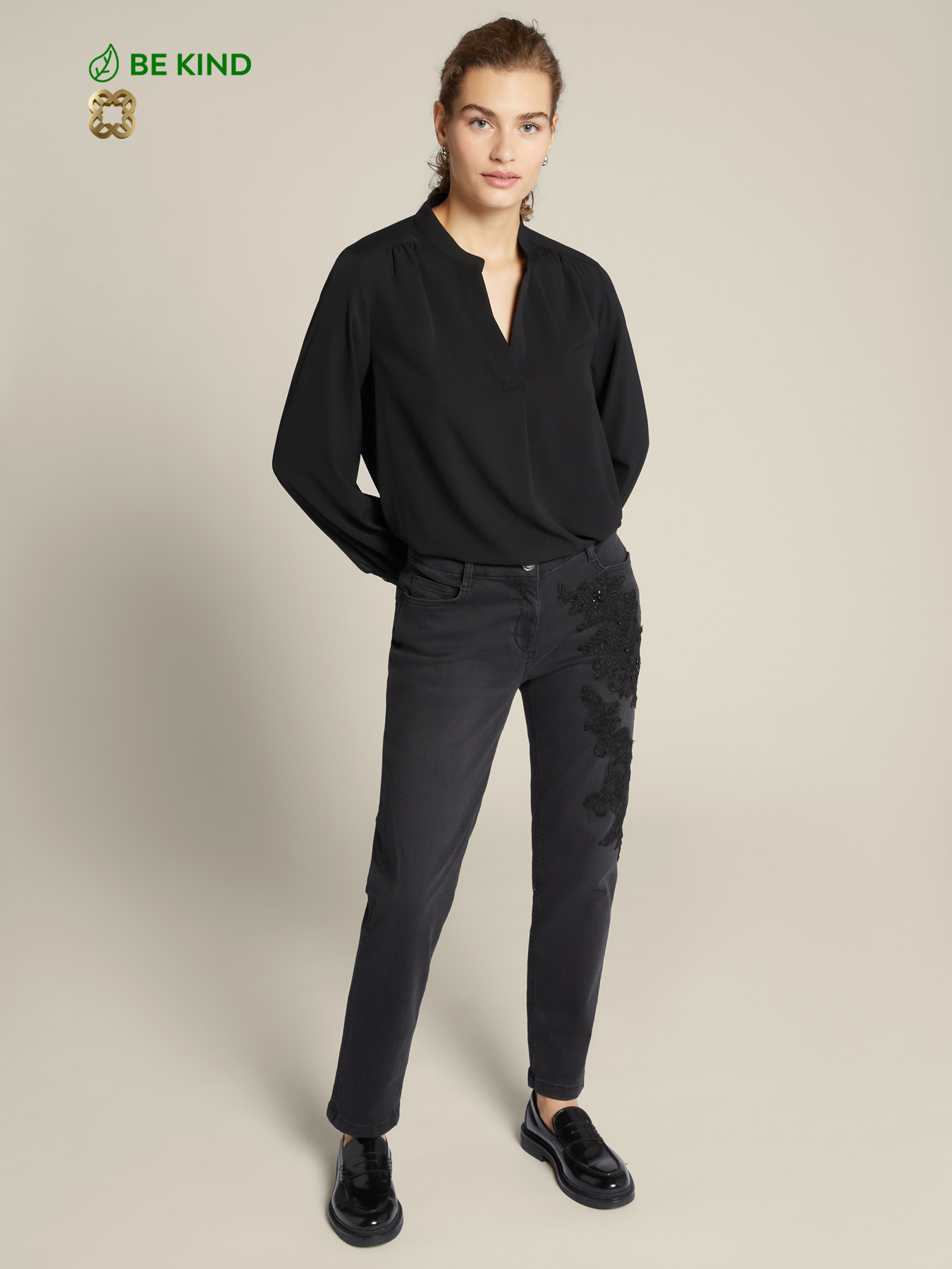 Black sustainable cotton embroidered Skinny jeans image number 0