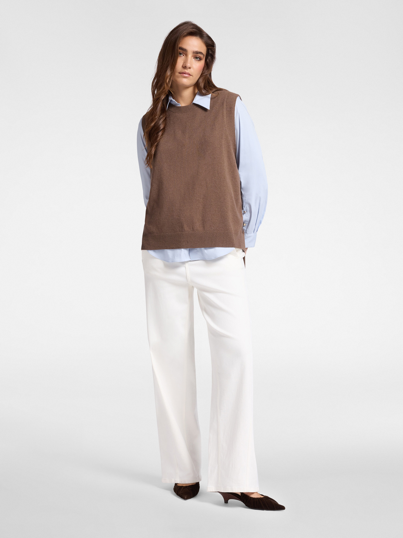 Vest with side buttons image number 2