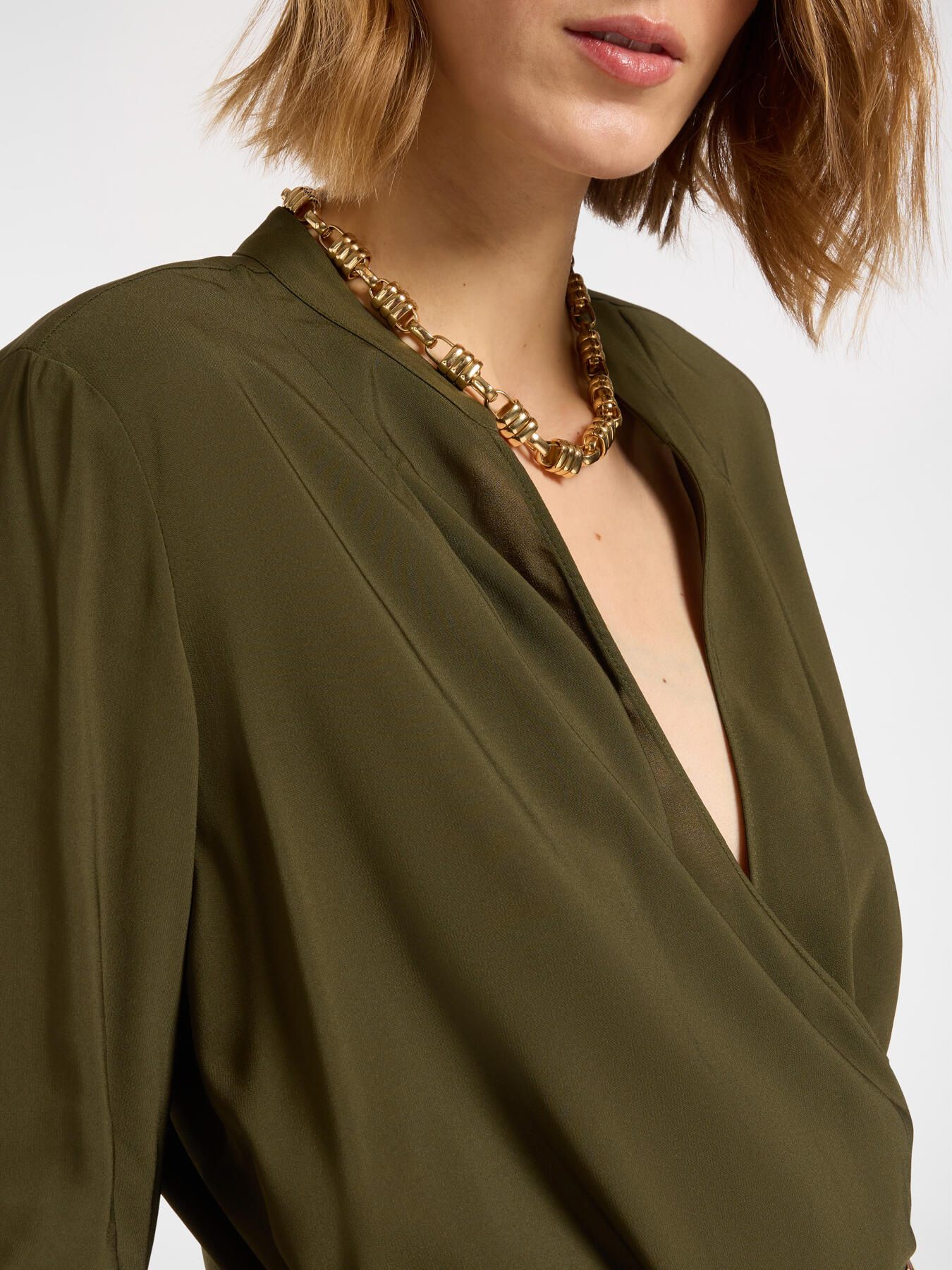 Blouse with ruffles image number 3