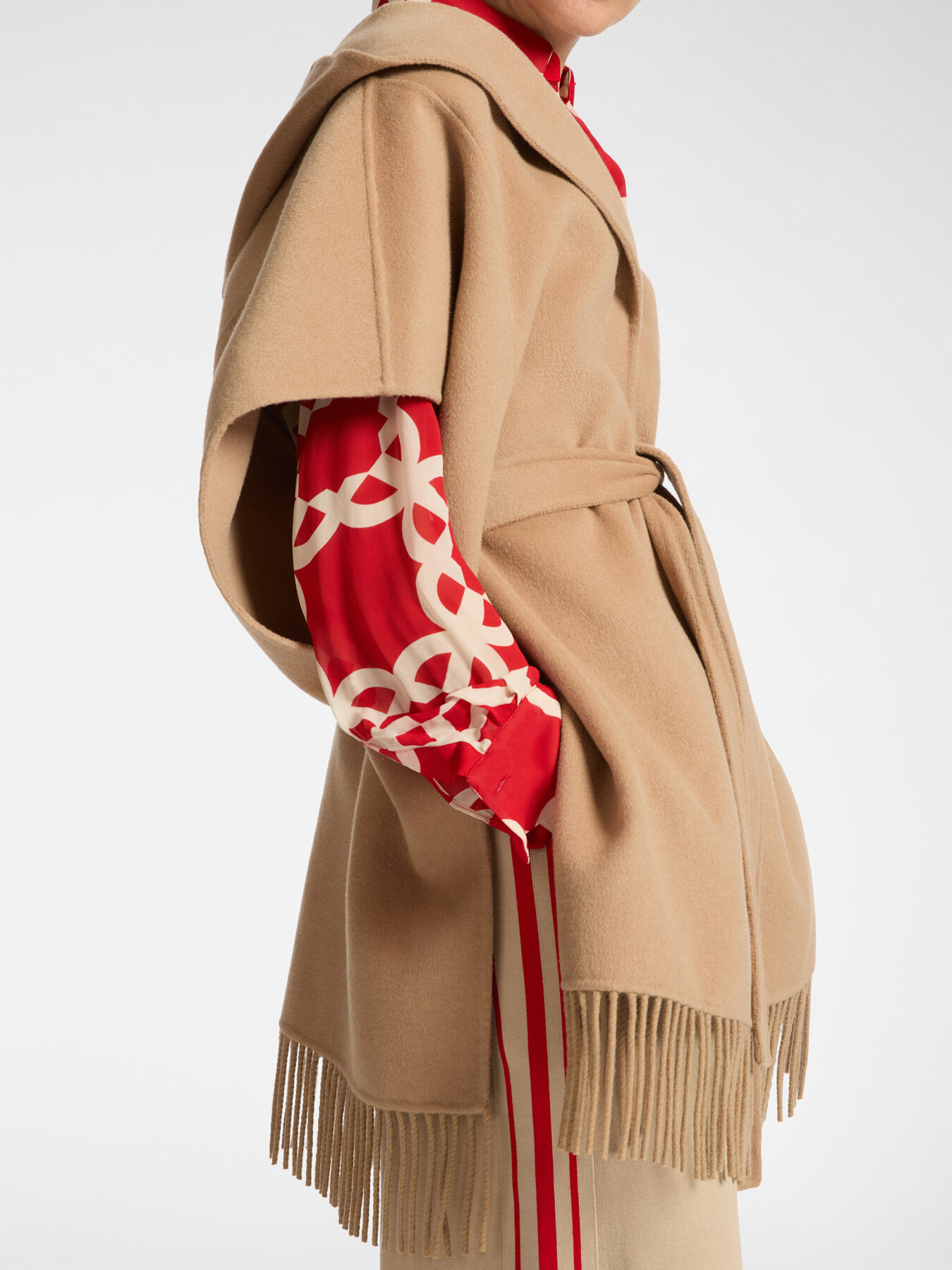 Cape &agrave; franges image number 2