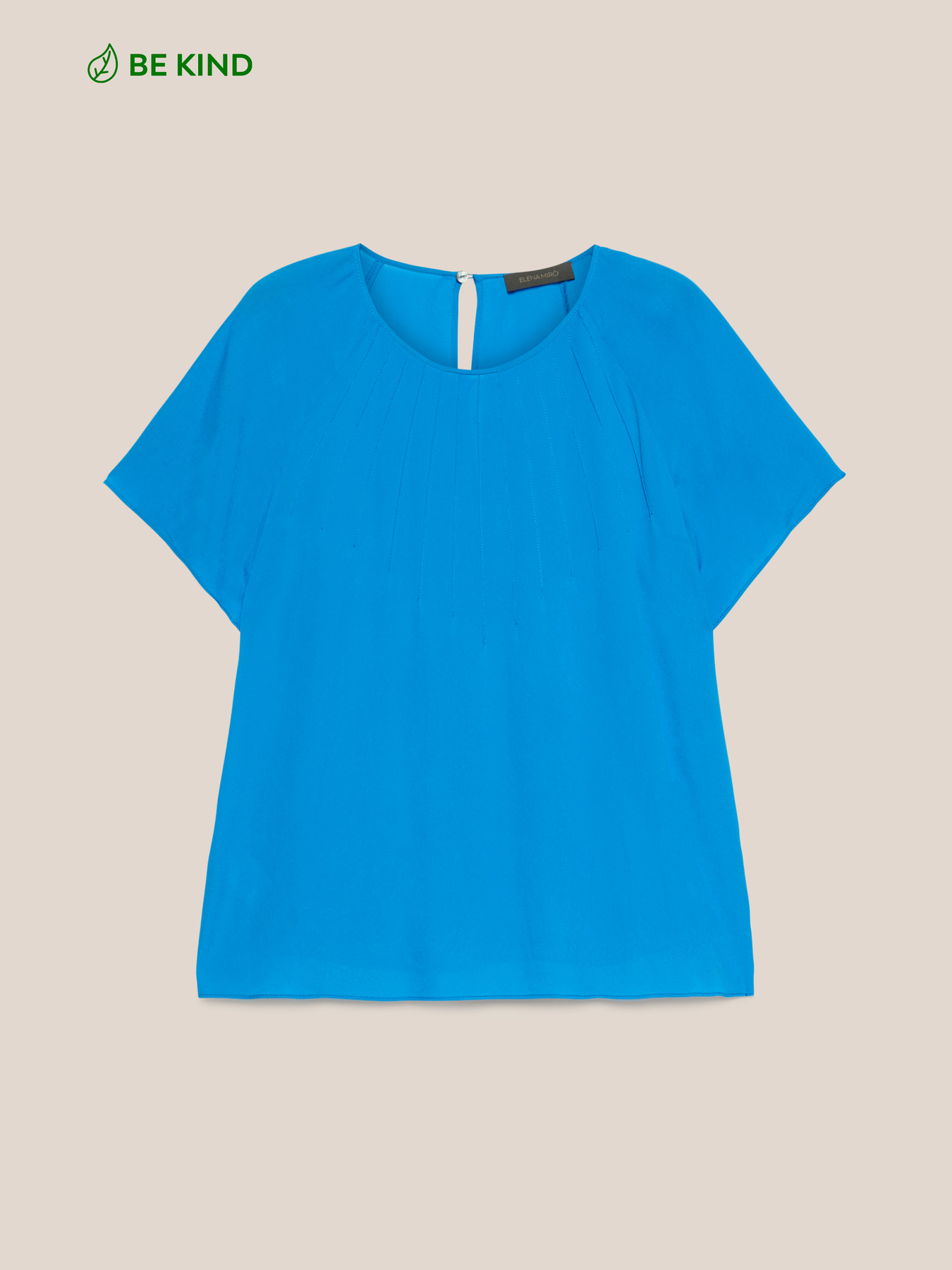 Blusa curta com nervuras no decote image number 4