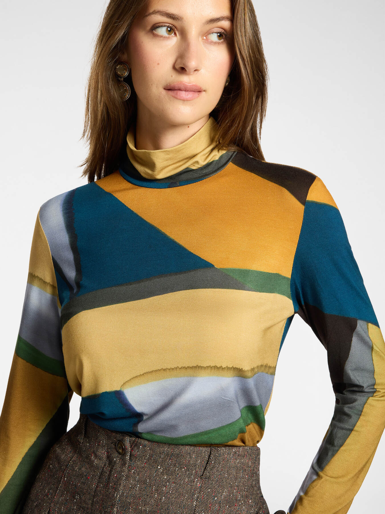 Printed viscose turtleneck t-shirt image number 3