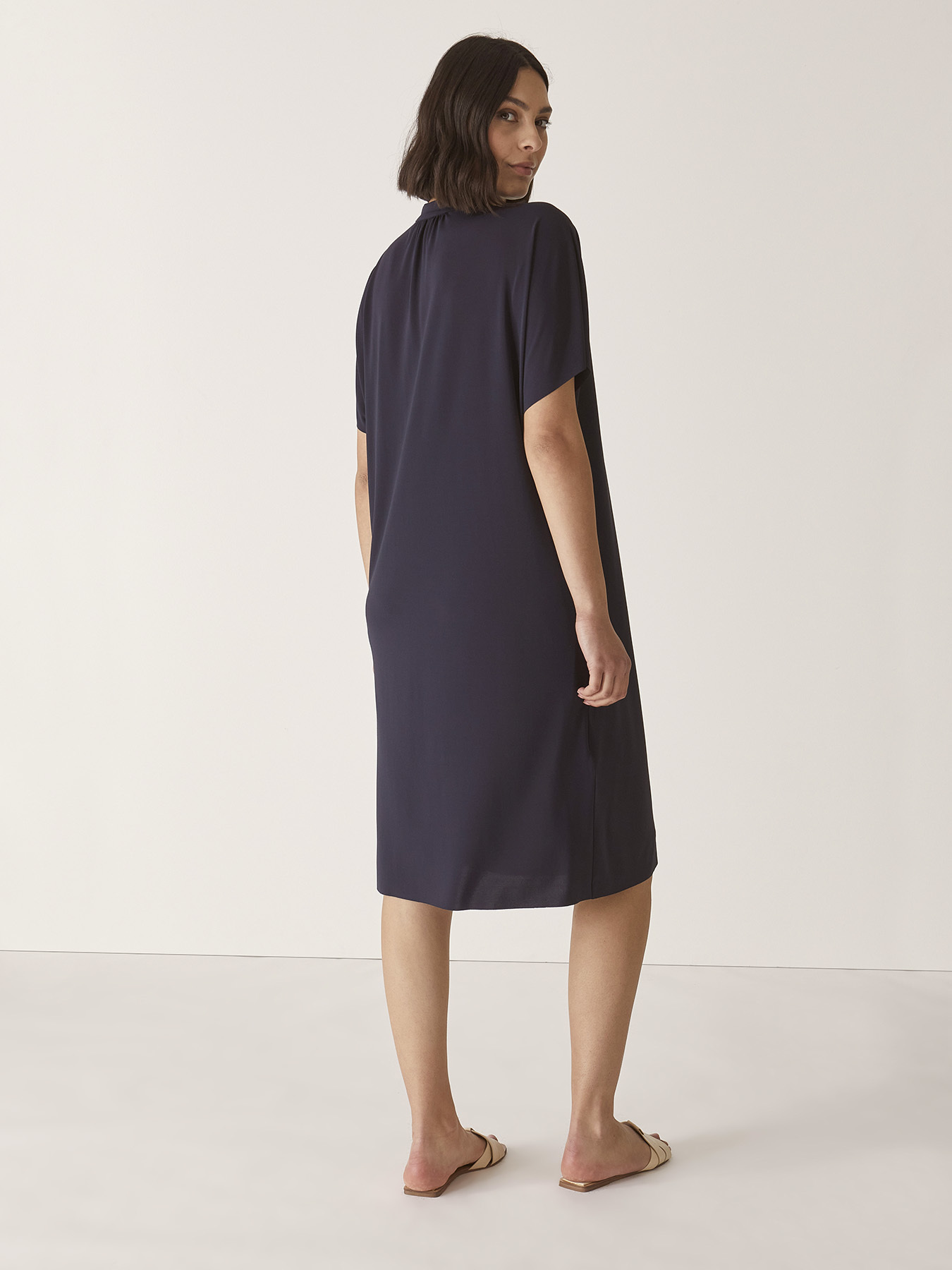 Robe coréenne en jersey fluide image number 1