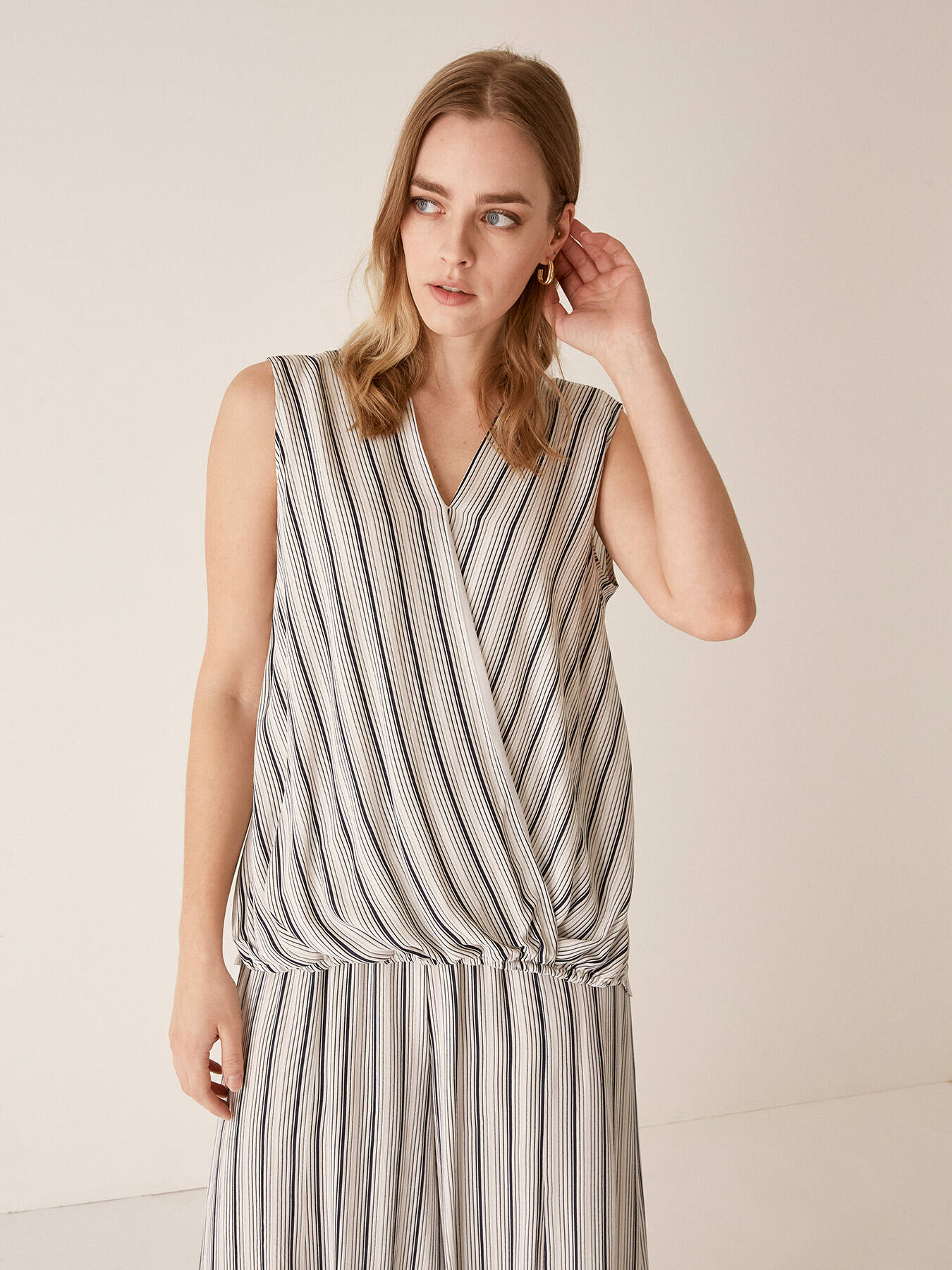 Top with mixed stripes image number 2