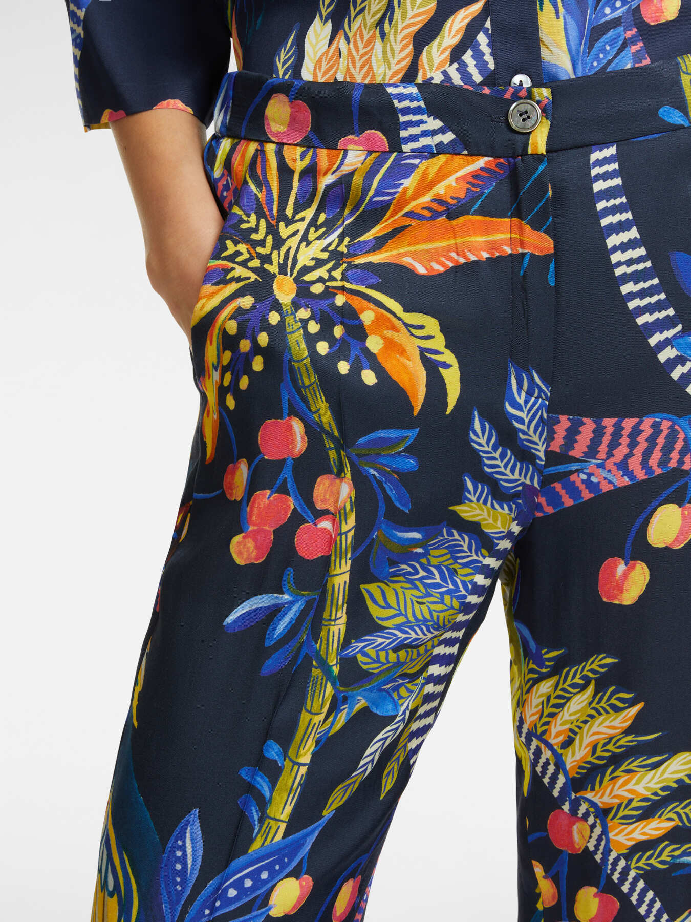 Pantaloni stampati image number 3