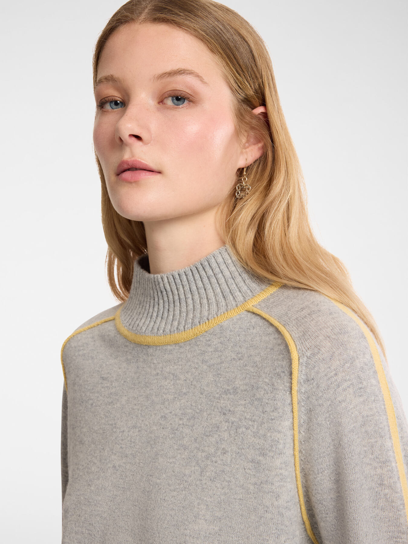 Wool jumper with contrasting edges image number 3