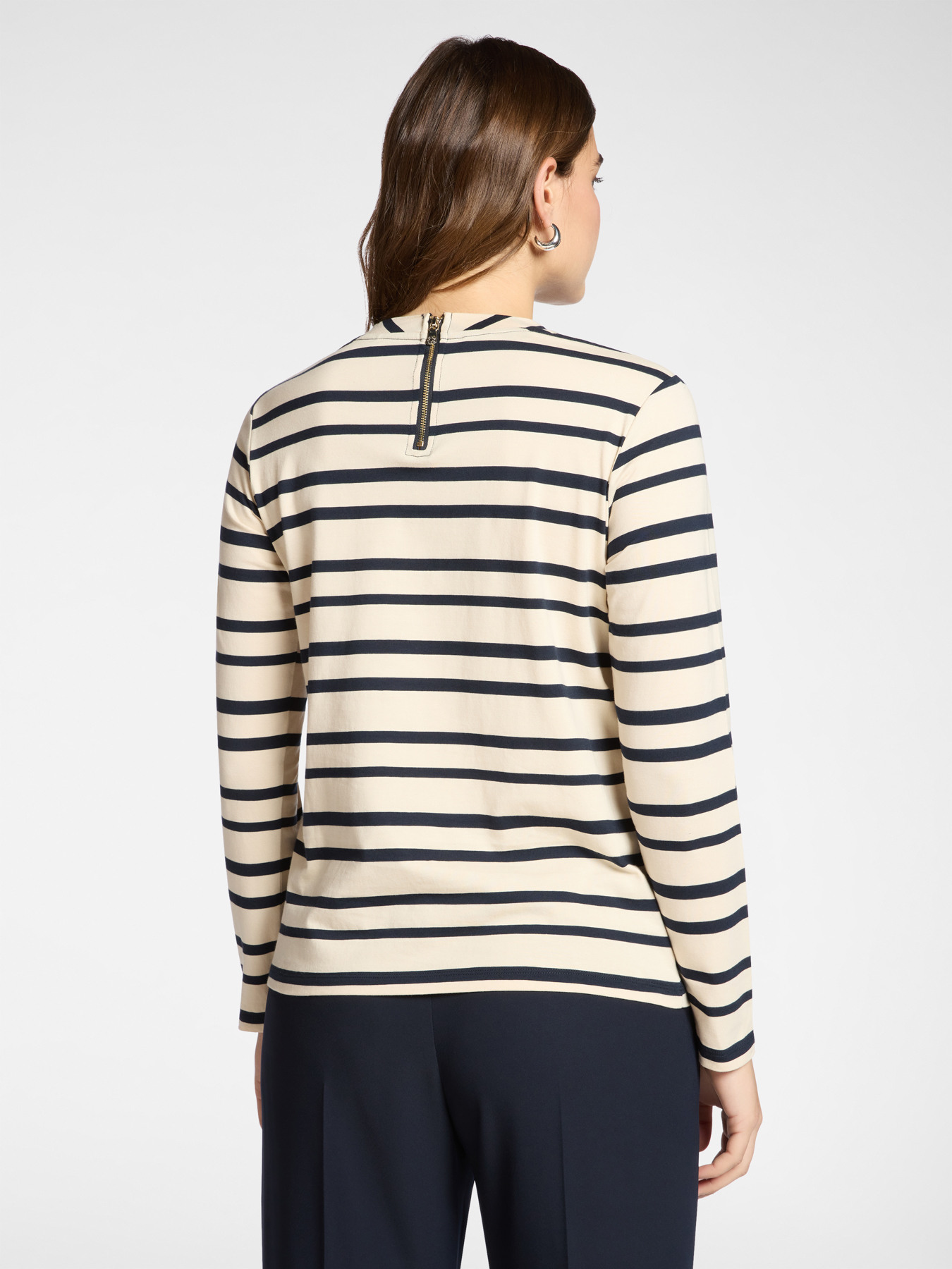 T-shirt rigata con ricamo floreale image number 1