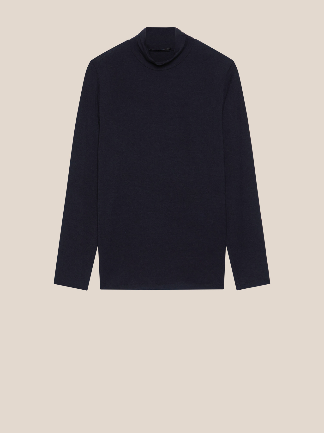 Camiseta con cuello de cisne image number 4