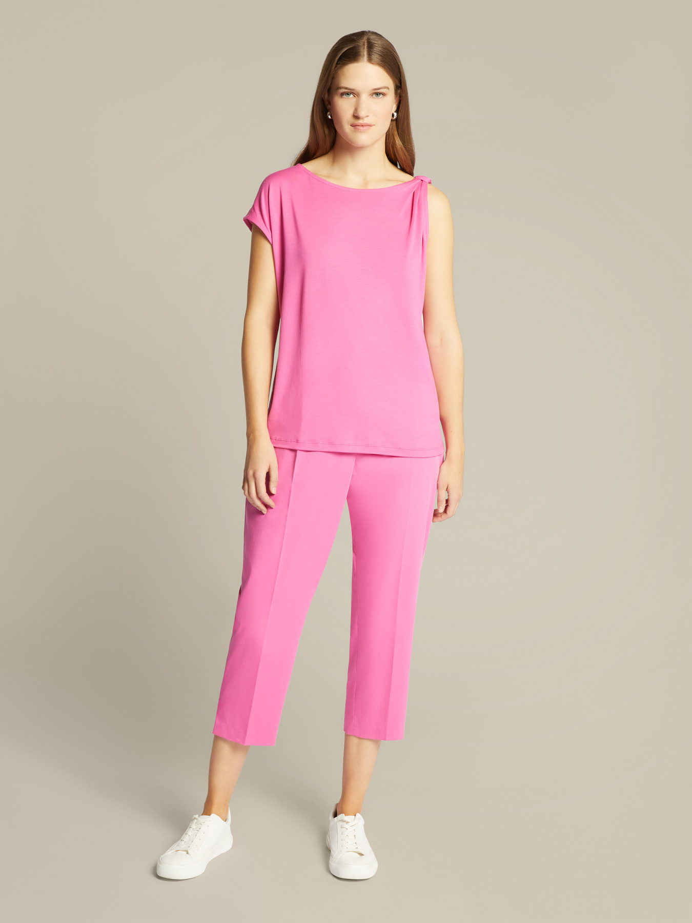 T-Shirt mit Knoten an einer Schulter image number 2