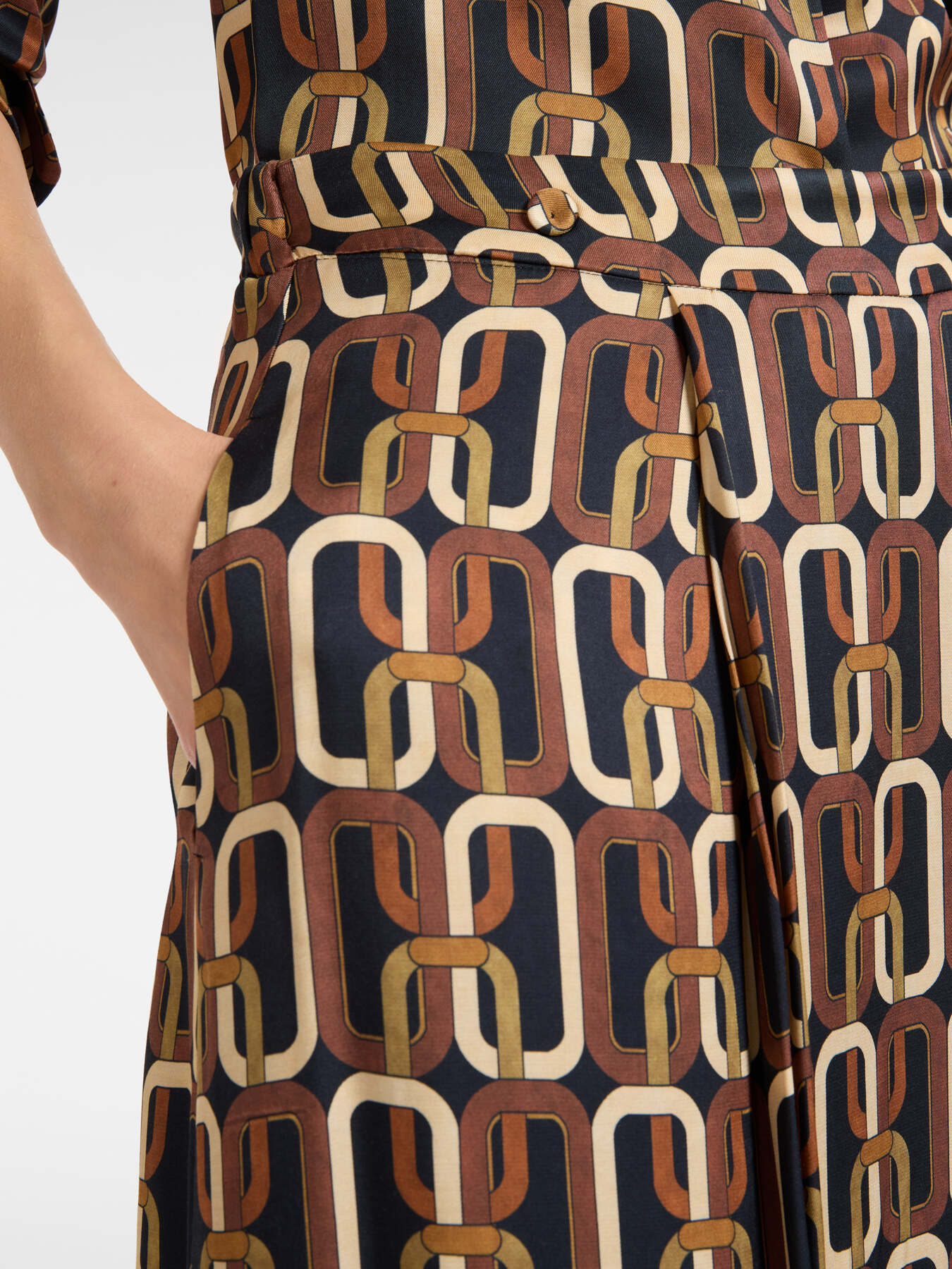 Saia midi estampada image number 3