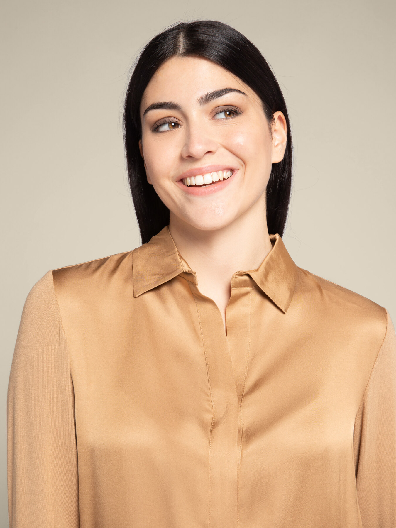 Camiseta de dos tejidos con cuello image number 3