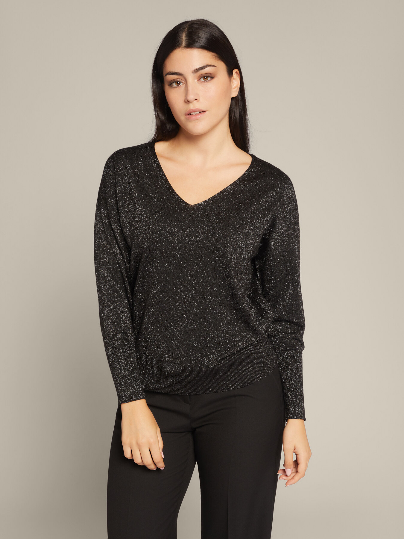 Camiseta con escote de pico image number 2