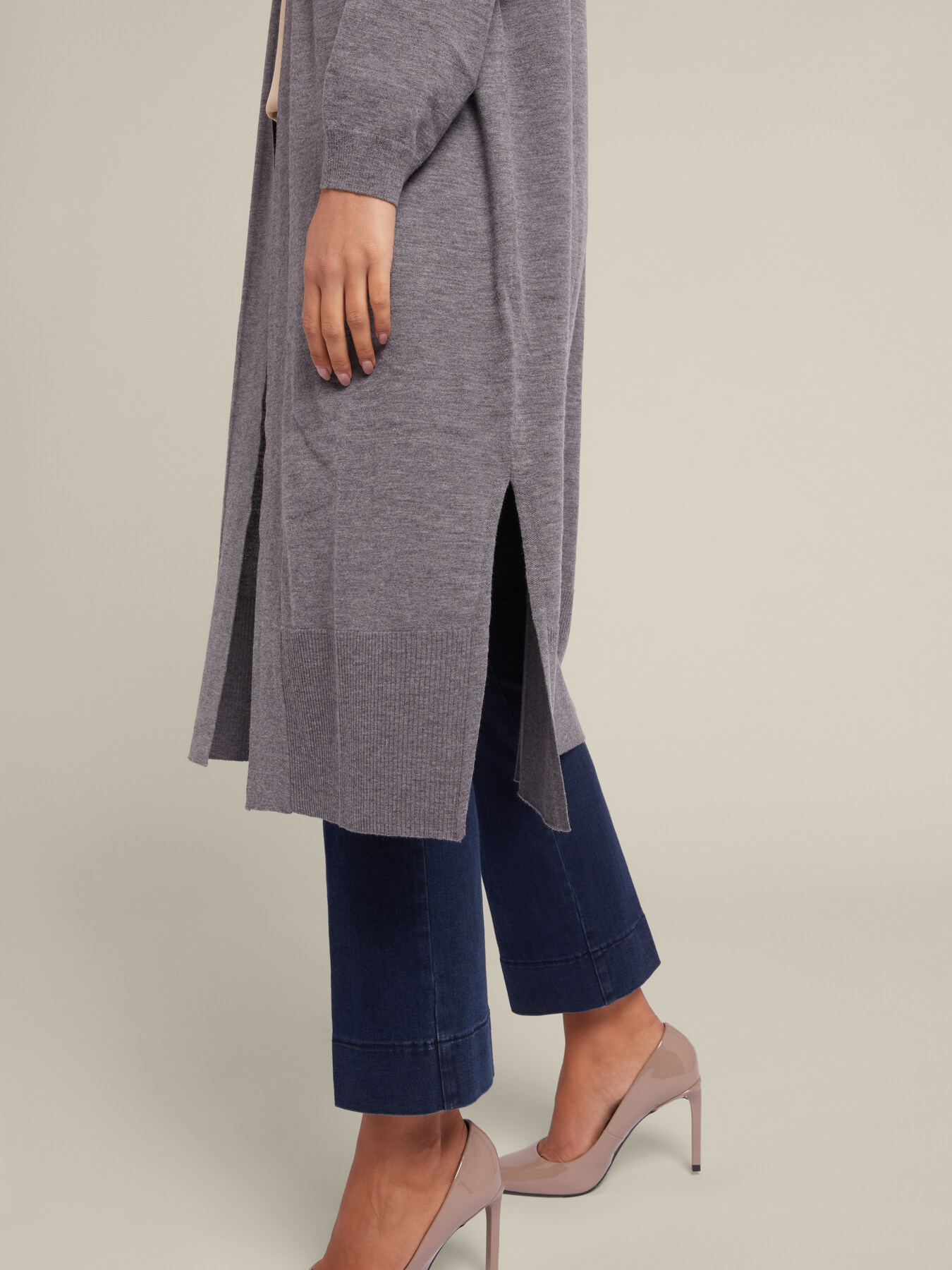 Cardigan lungo in lana comfort image number 2