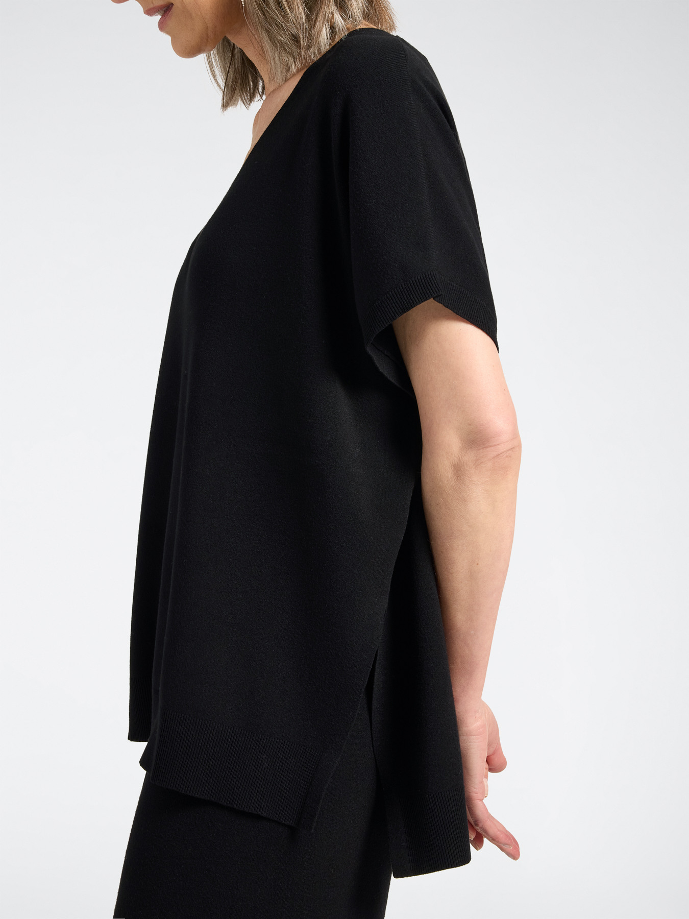 Pull en viscose col V image number 3