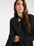 Blusa con fusciacca e borchie piatte image number 3