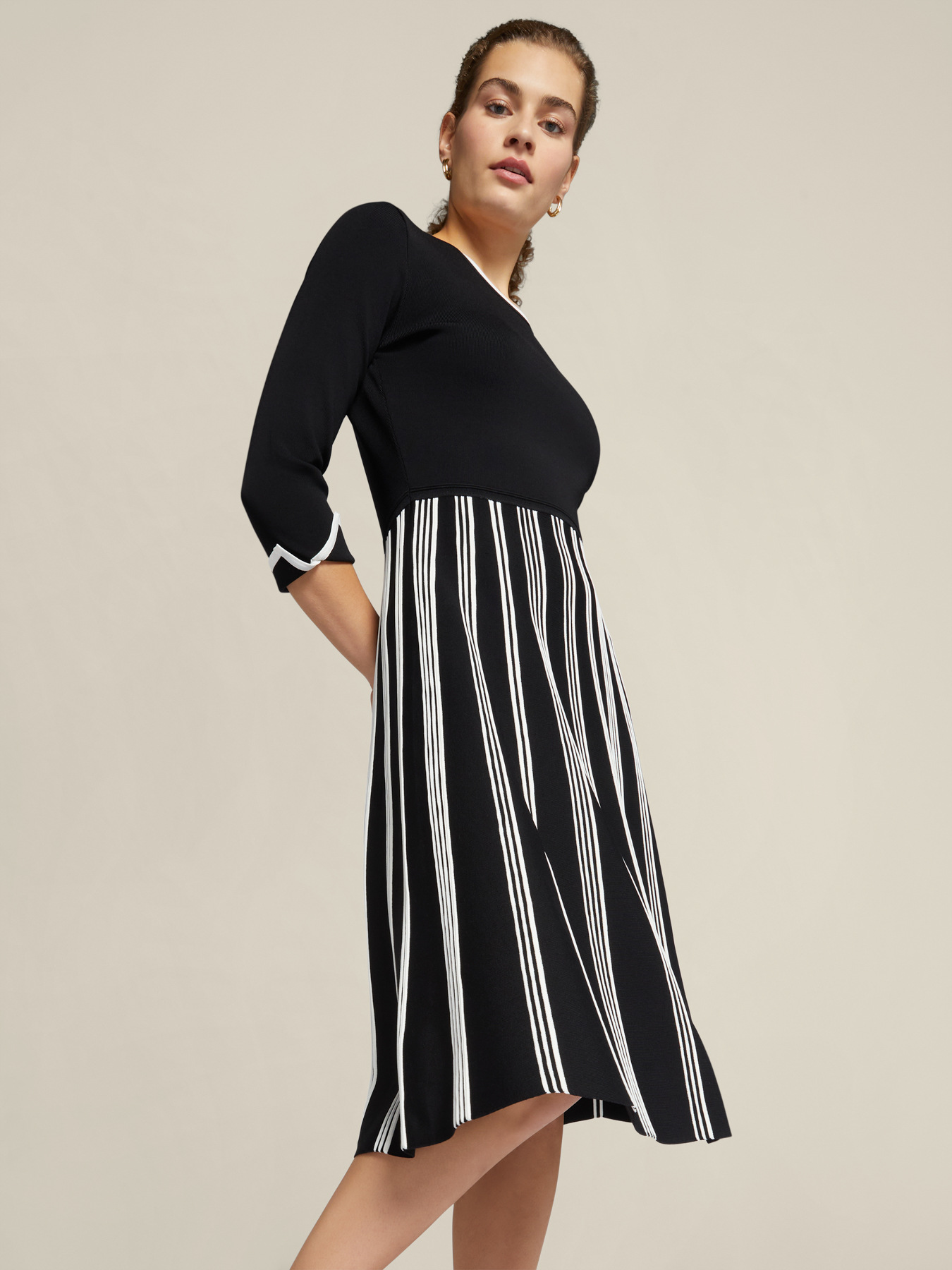 ECOVERO&trade; viscose pleated tricot dress image number 2