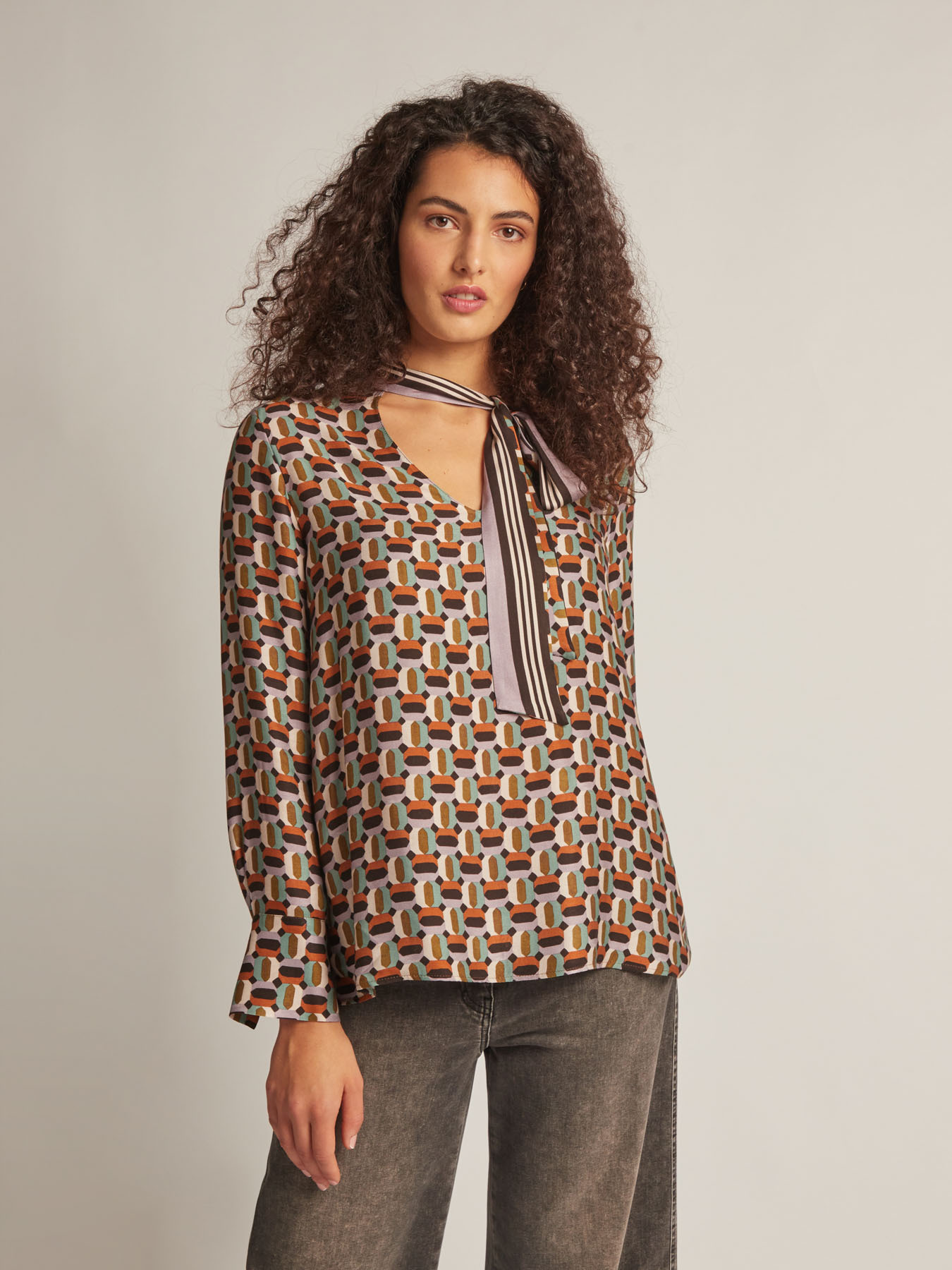 Blouse with geometric print image number 0