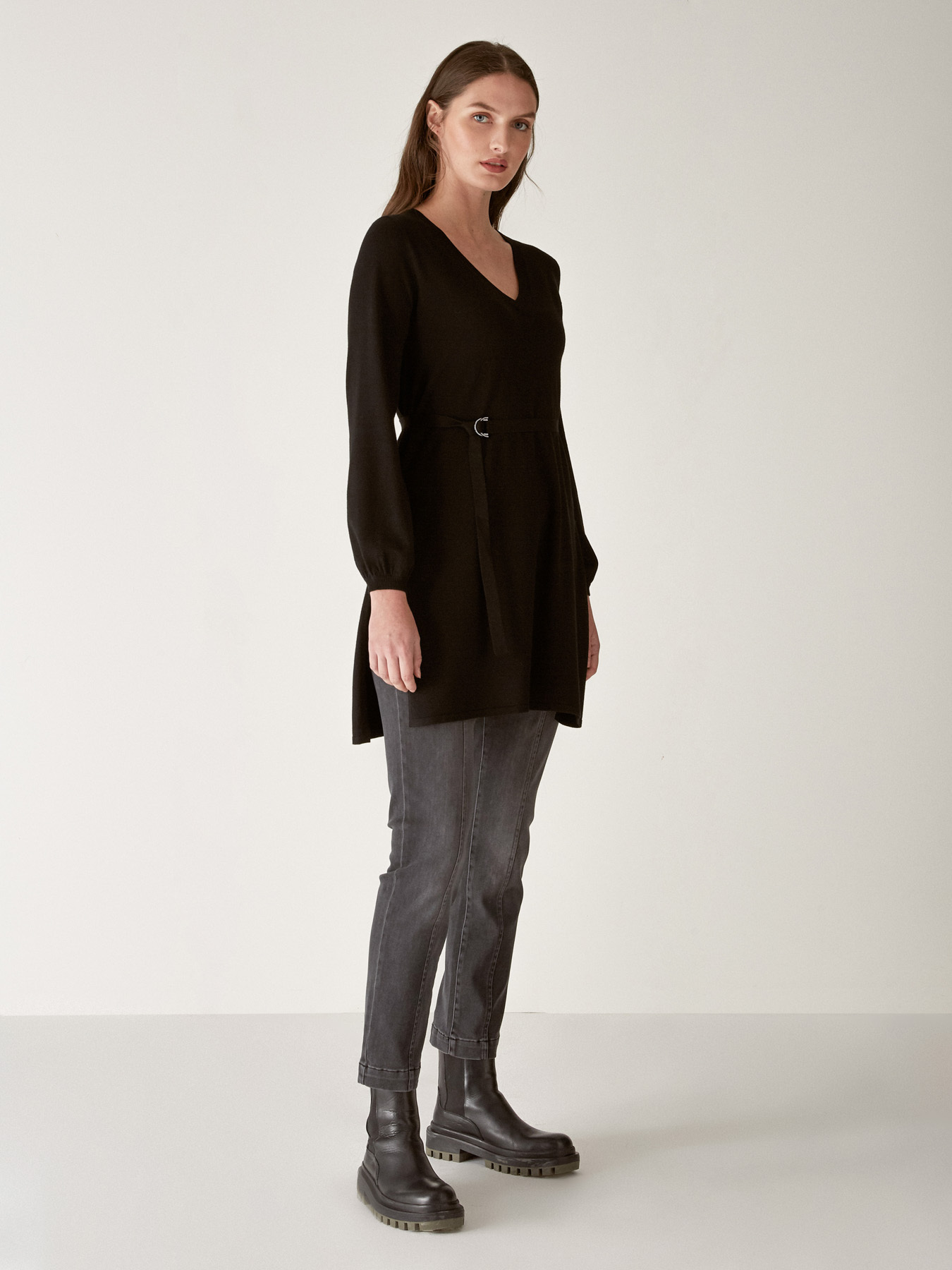 V-NECK SWEATER WITH SLITS image number 0