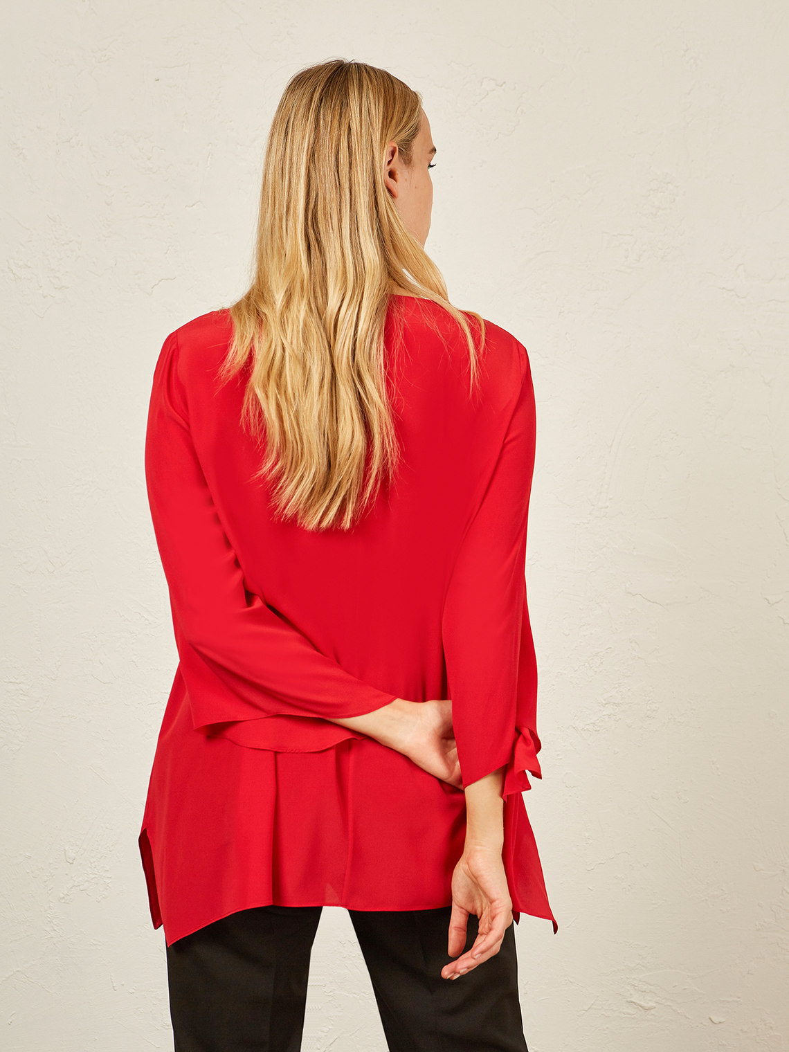 Elenamiro: Blusa misto seta con collana_3