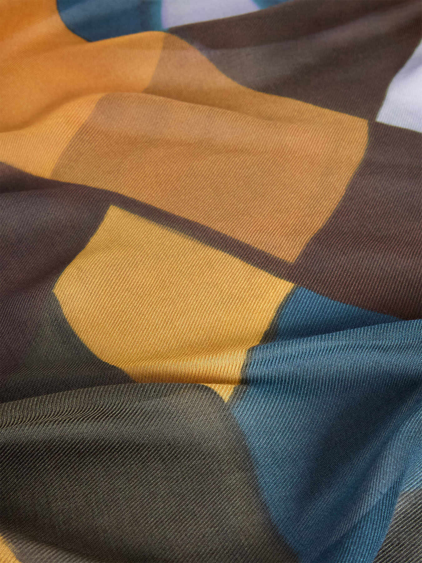 Printed scarf with contrasting border image number 2
