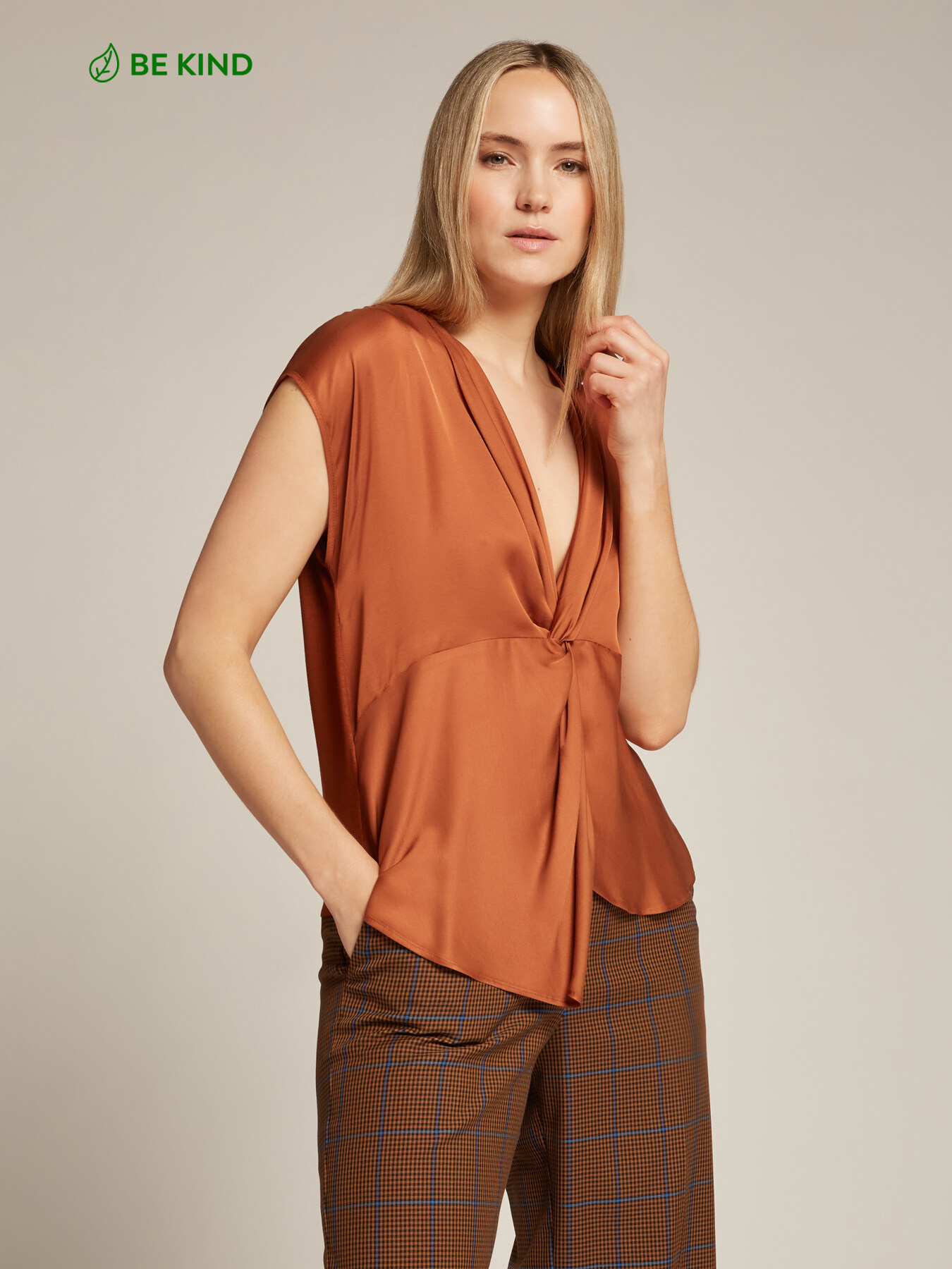 Top with ECOVERO™ viscose draping image number 0