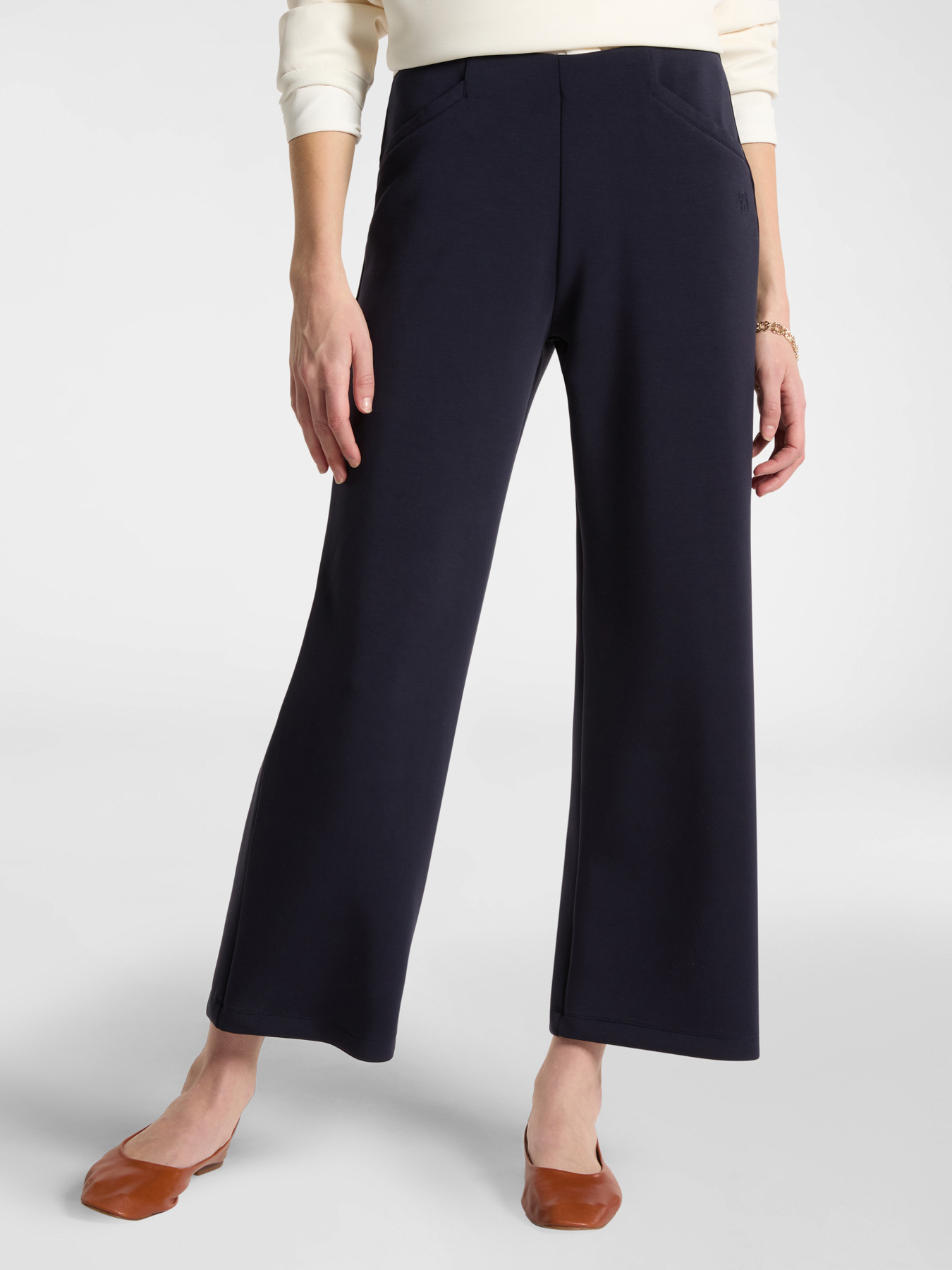 Cropped pull-on trousers in lightweight scuba image number 2