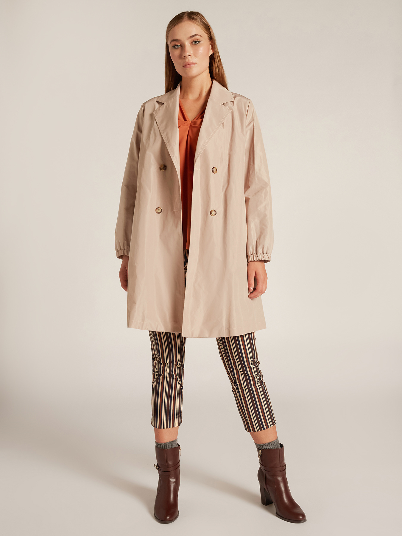 Trench dalla linea svasata image number 0