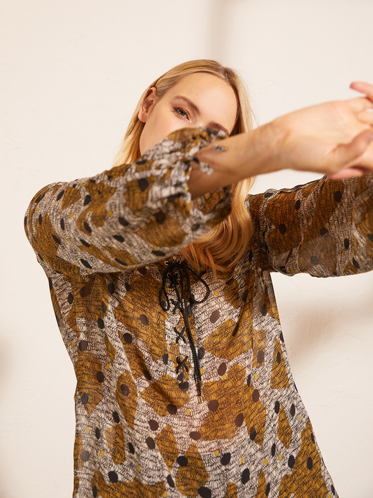 Elenamiro: Blusa stampata con incrocio Preto_1