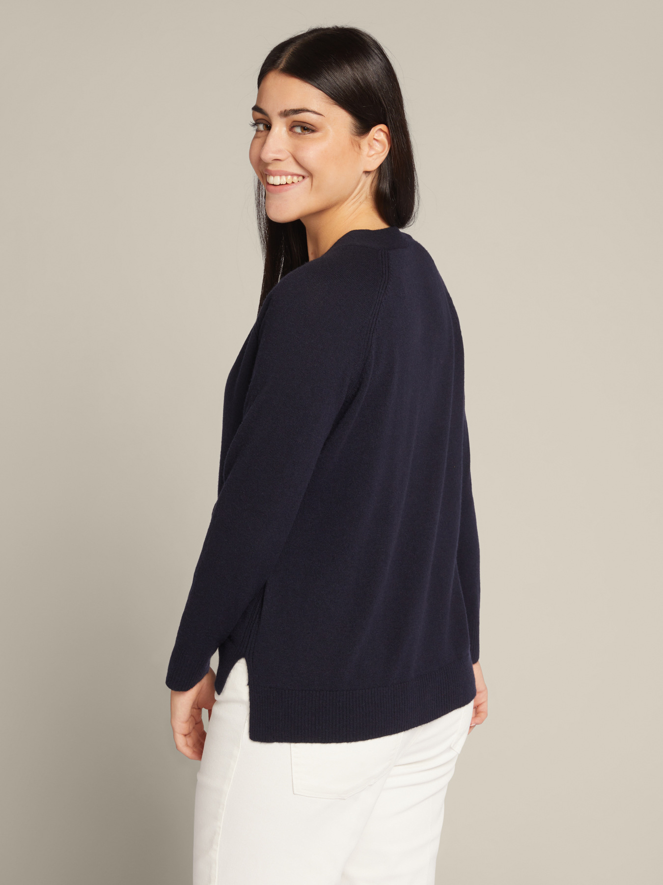 Woollen cardigan with pockets image number 2
