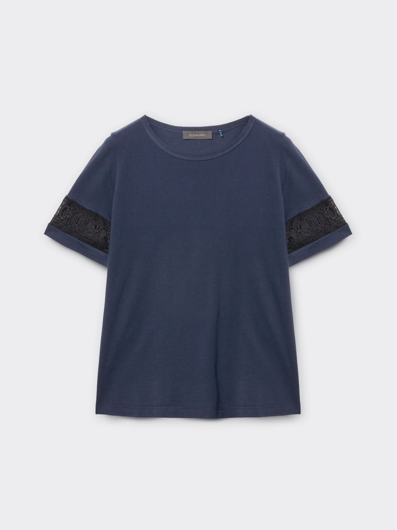 Camiseta con bordes de encaje image number 4