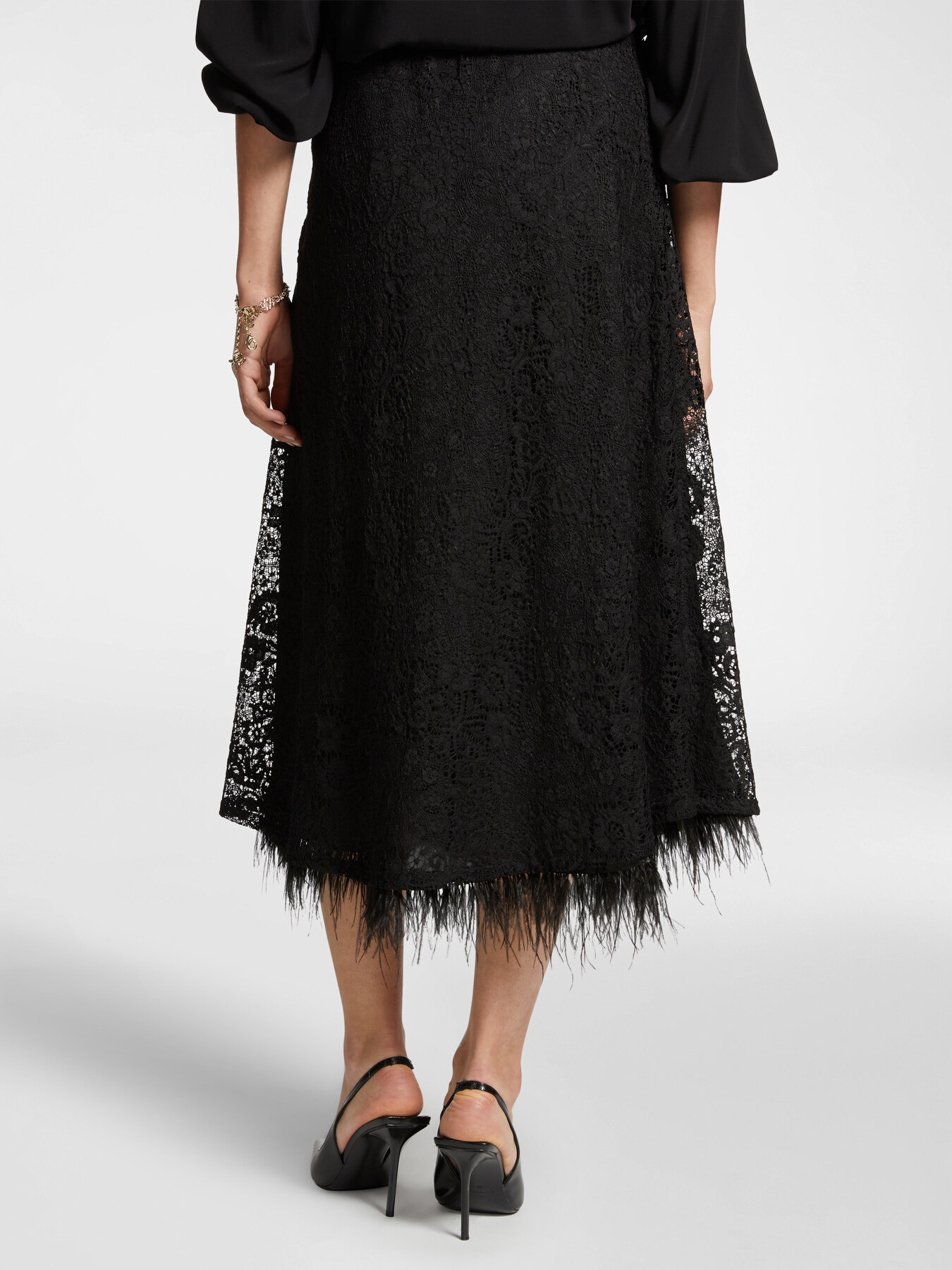 Jupe mi-longue en dentelle avec bord en plumes image number 1