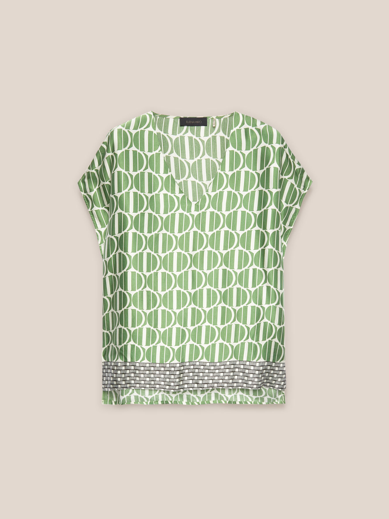 Blusa de raso estampado image number 4