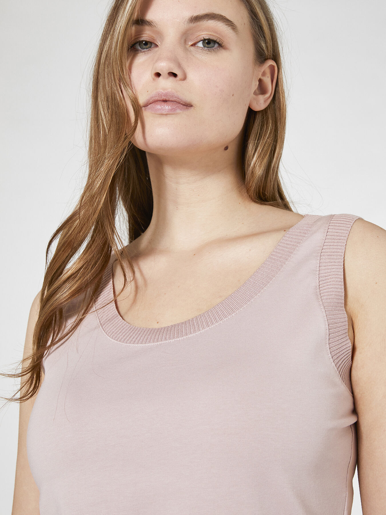 Top with tricot trims image number 3