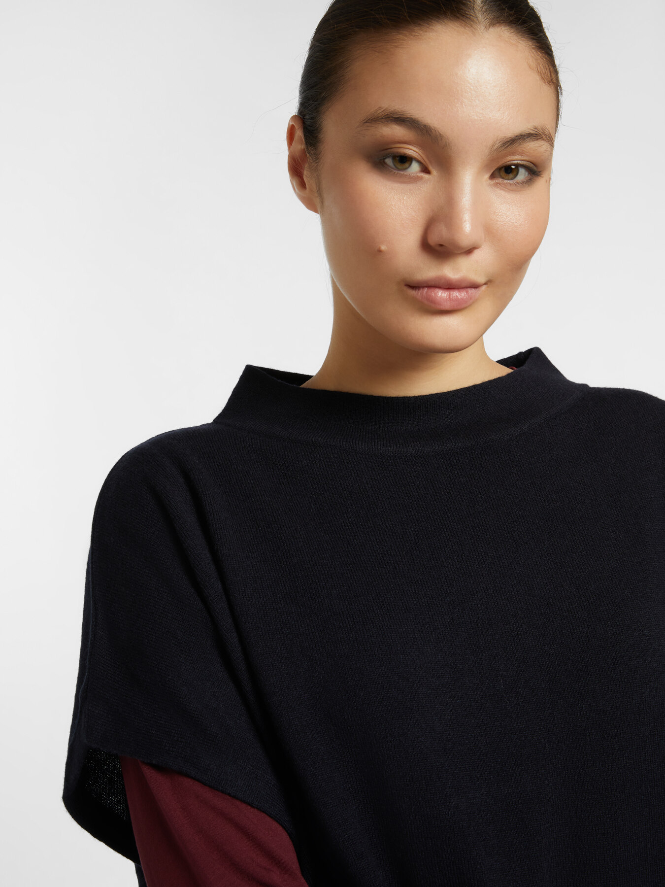 Breites Cape aus reiner Wolle image number 3