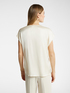 Blusa de raso con escote de pico image number 1