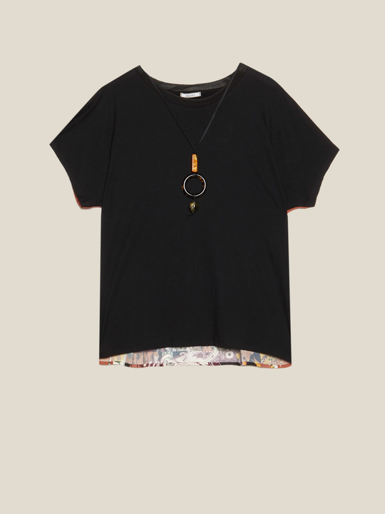 Elenamiro: T-shirt com colar a aplica&ccedil;&atilde;o atr&aacute;s Preto_1