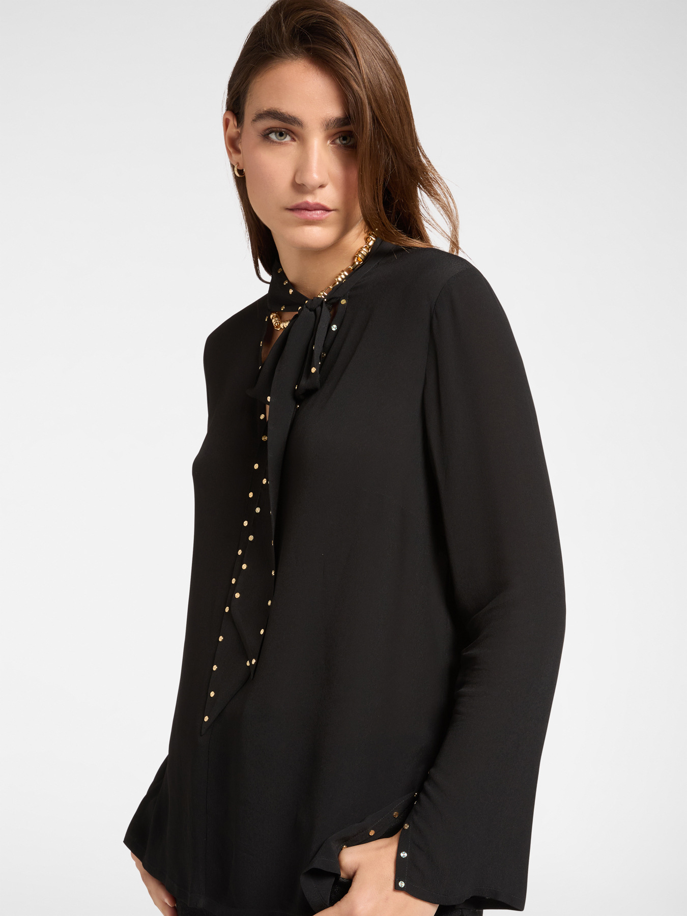 Blusa con fusciacca e borchie piatte image number 0