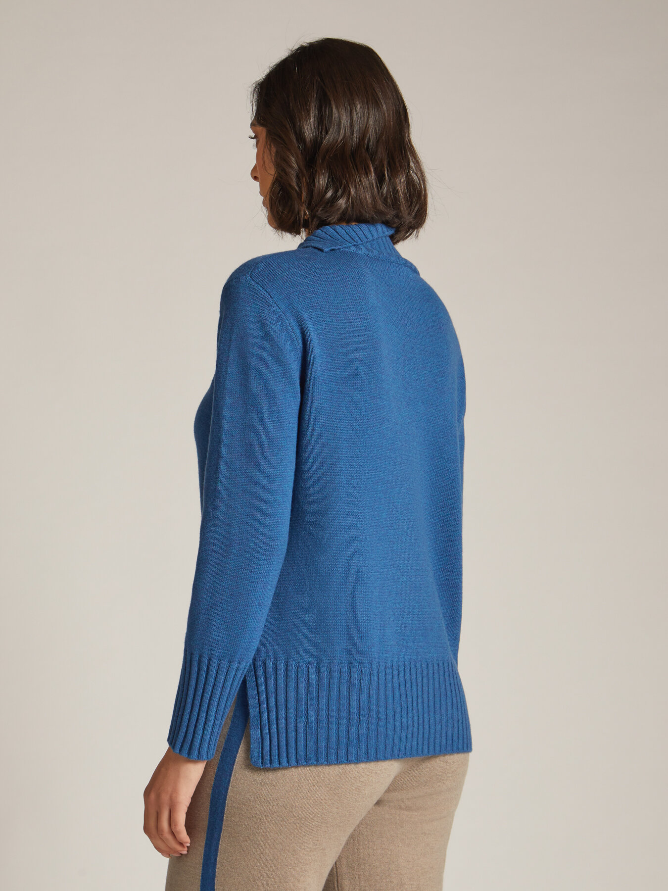 Pullover aus 100&nbsp;% Wolle mit Schlitzen image number 1