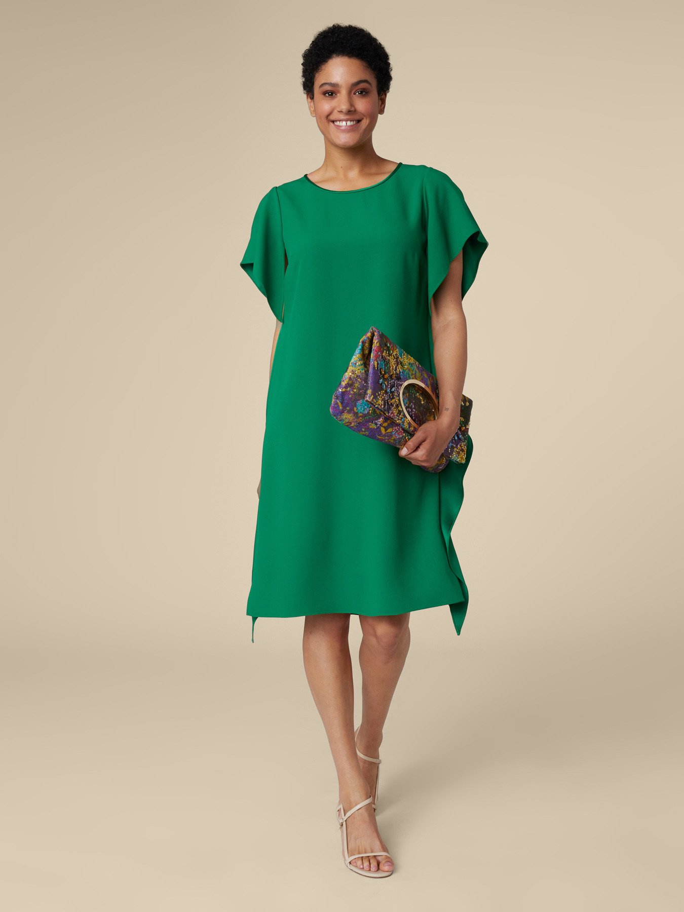 Elegantes Kleid mit seitlichen Volants image number 0