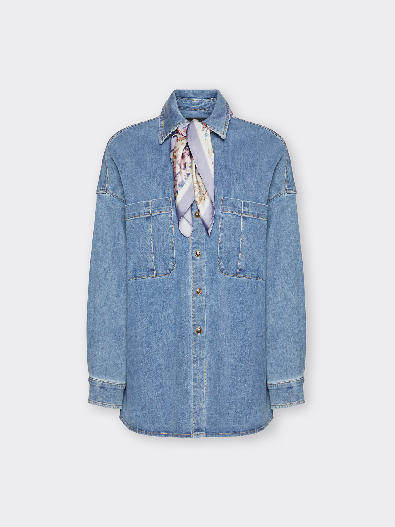 Gewaschenes Denim-Hemd mit Halstuch image number 4